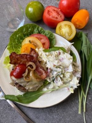 Hamburgare med persiljecoleslaw
