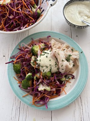 Råkostsallad med kalkonpastrami