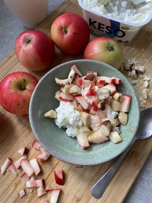Keso med äpple och nötter