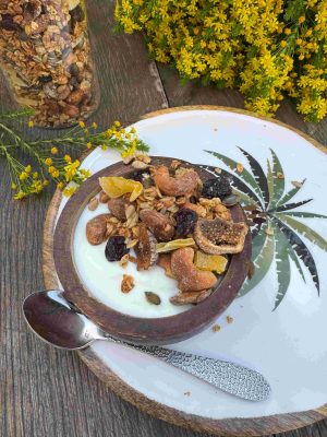 Grekiskyoghurt med vaniljgranola